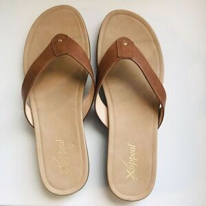 Xappeal Leather‎ Flip Flops Comfort Sandal Heels Brown Size 11 New